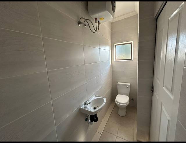 1 BEDROOM FLAT TO LET IN BEDWORTH PARK